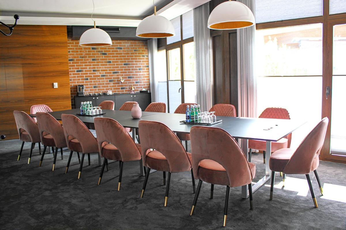 Willa Port Ostróda Exteriér fotografie Meeting room