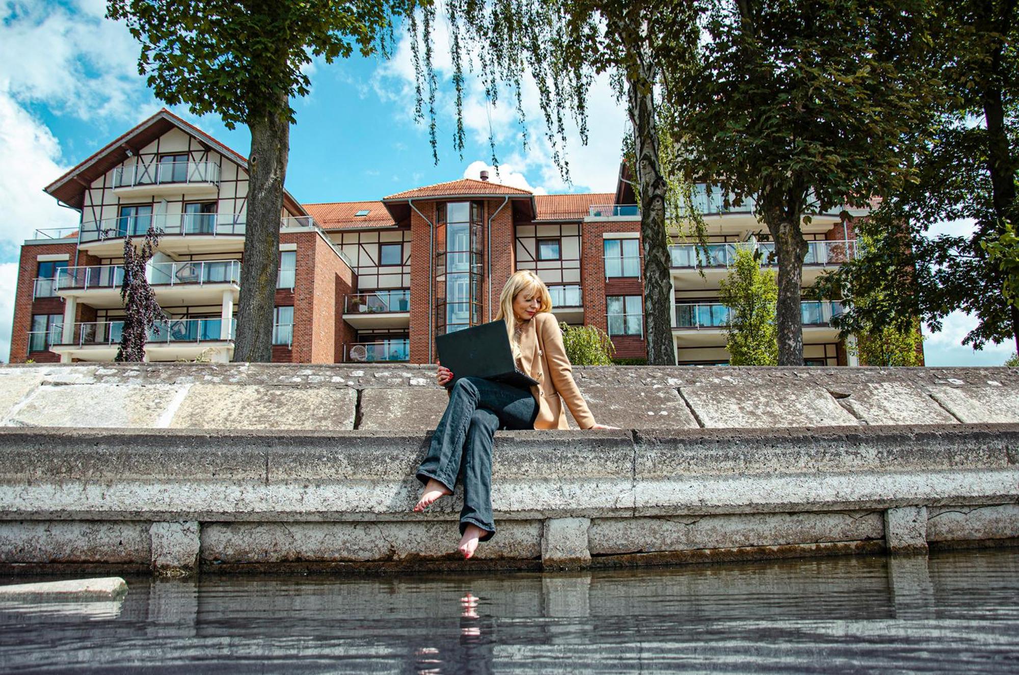 Willa Port Ostróda Exteriér fotografie A student studying at the University of Kent
